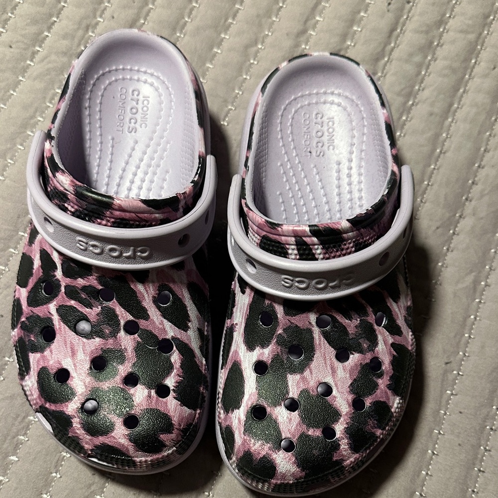 girls leopard crocs